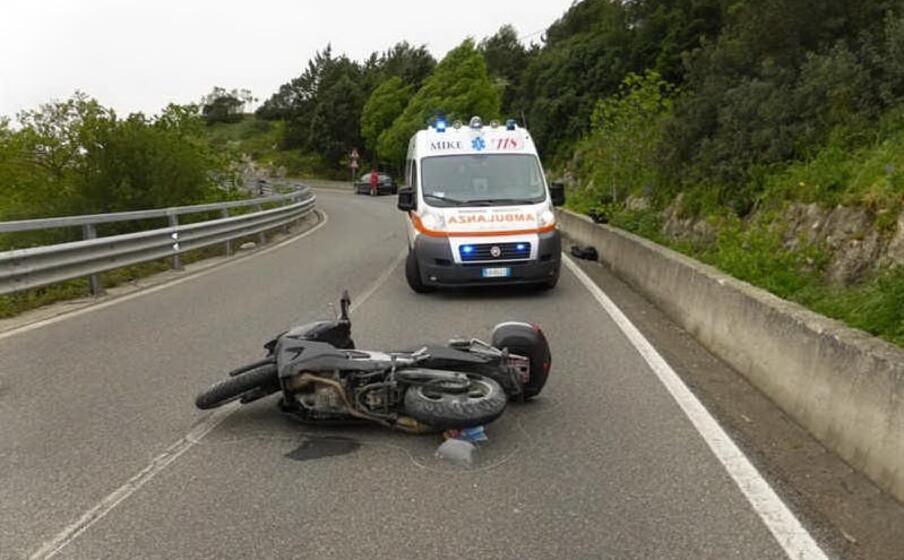 Nuovo Incidente Sulla Statale 125 Coinvolte Tre Moto Quattro Feriti